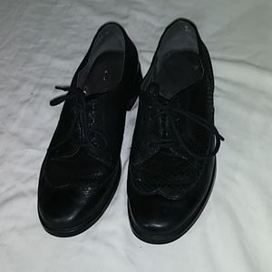 Aerosoles black laced flats size 8